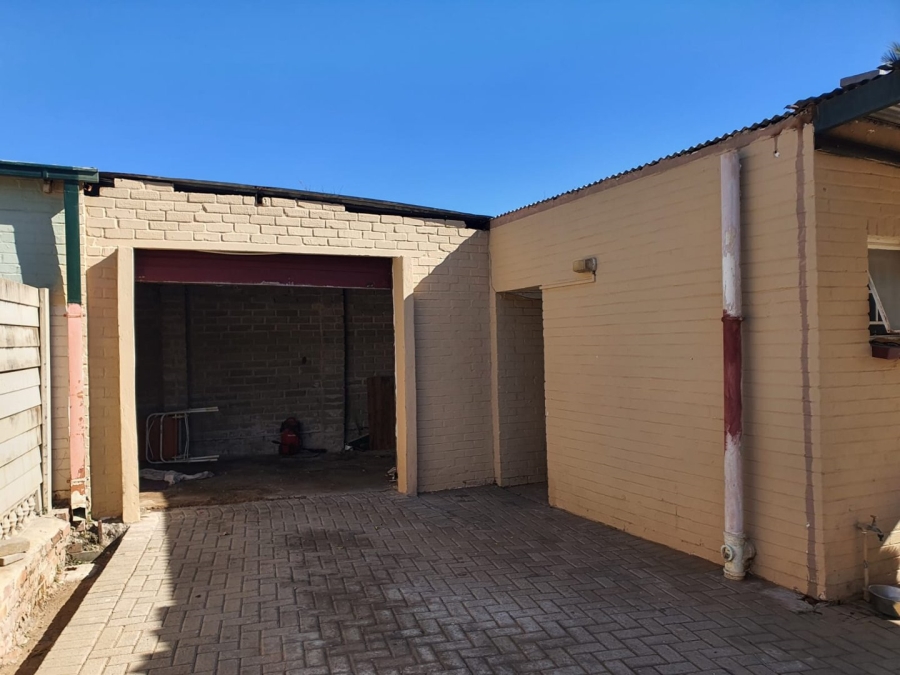 4 Bedroom Property for Sale in Generaal De Wet Free State